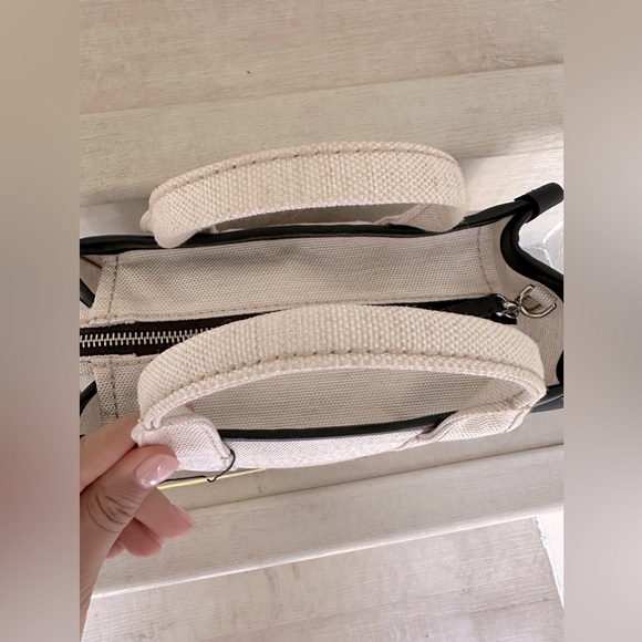 Marc Jacobs The Tote Bag - Medium - NWT - Rare - Picture 7 of 13